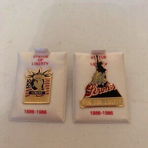 2 Vintage Stroh's hat lapel pins Run For Liberty Statue 1986 Beer Company NEW